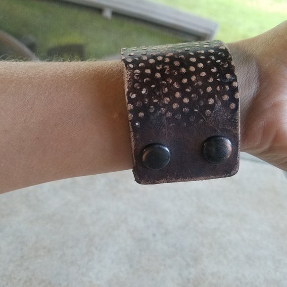 *$3 for $15* Cuff Bracelet Leather Strap Flower - Picture 5 of 8